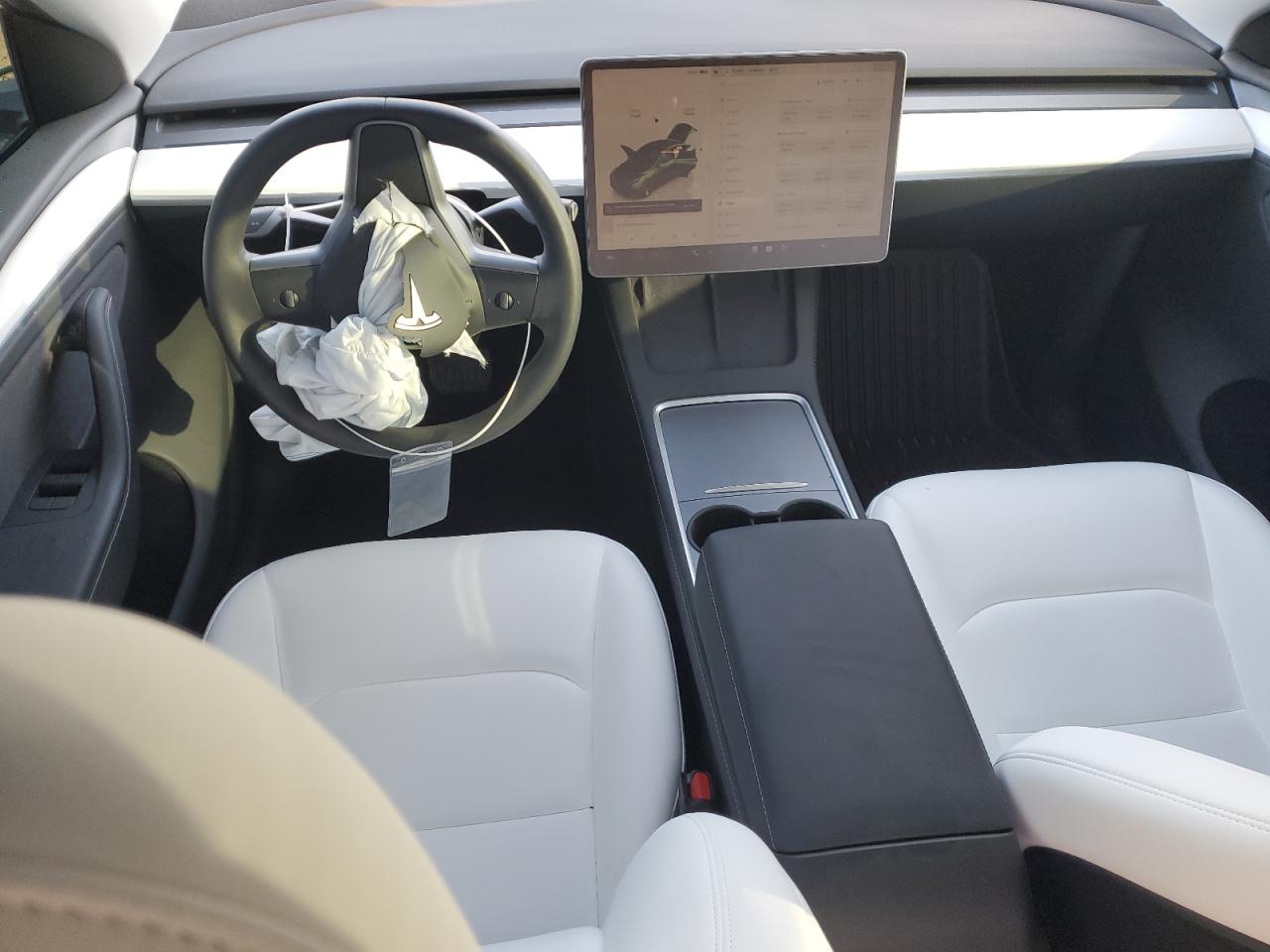 2024 TESLA MODEL Y  VIN:7SAYGDEE9RA268389