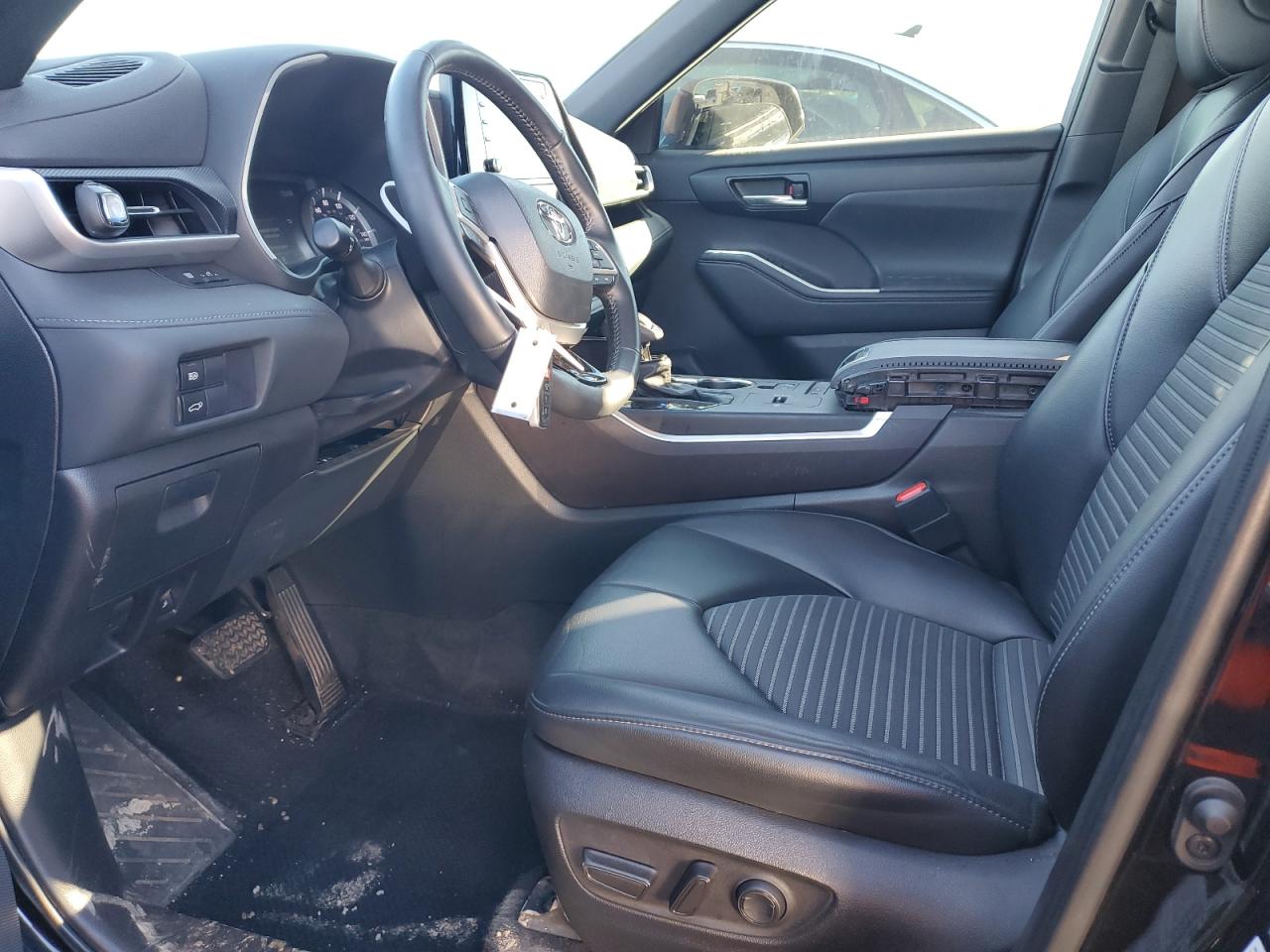 2022 TOYOTA HIGHLANDER XSE VIN:5TDLZRAHXNS131887