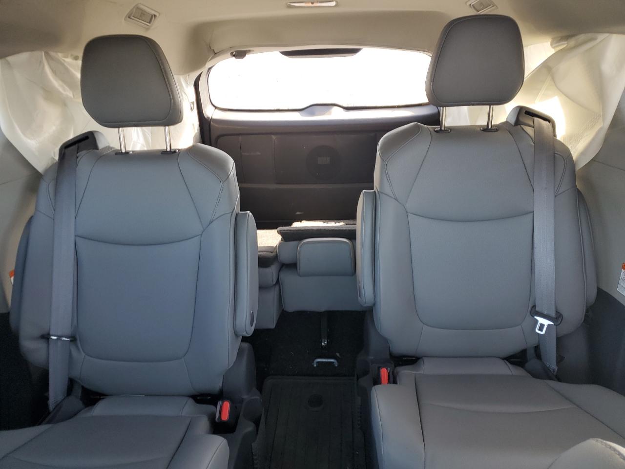 2022 TOYOTA SIENNA XLE VIN:5TDJRKEC8NS085358