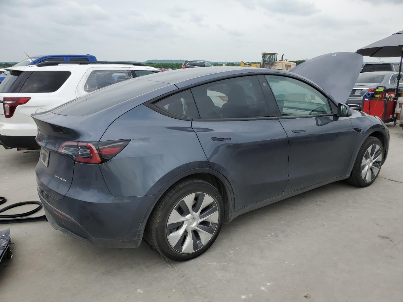 2023 TESLA MODEL Y  VIN:7SAYGDEE7PA105155