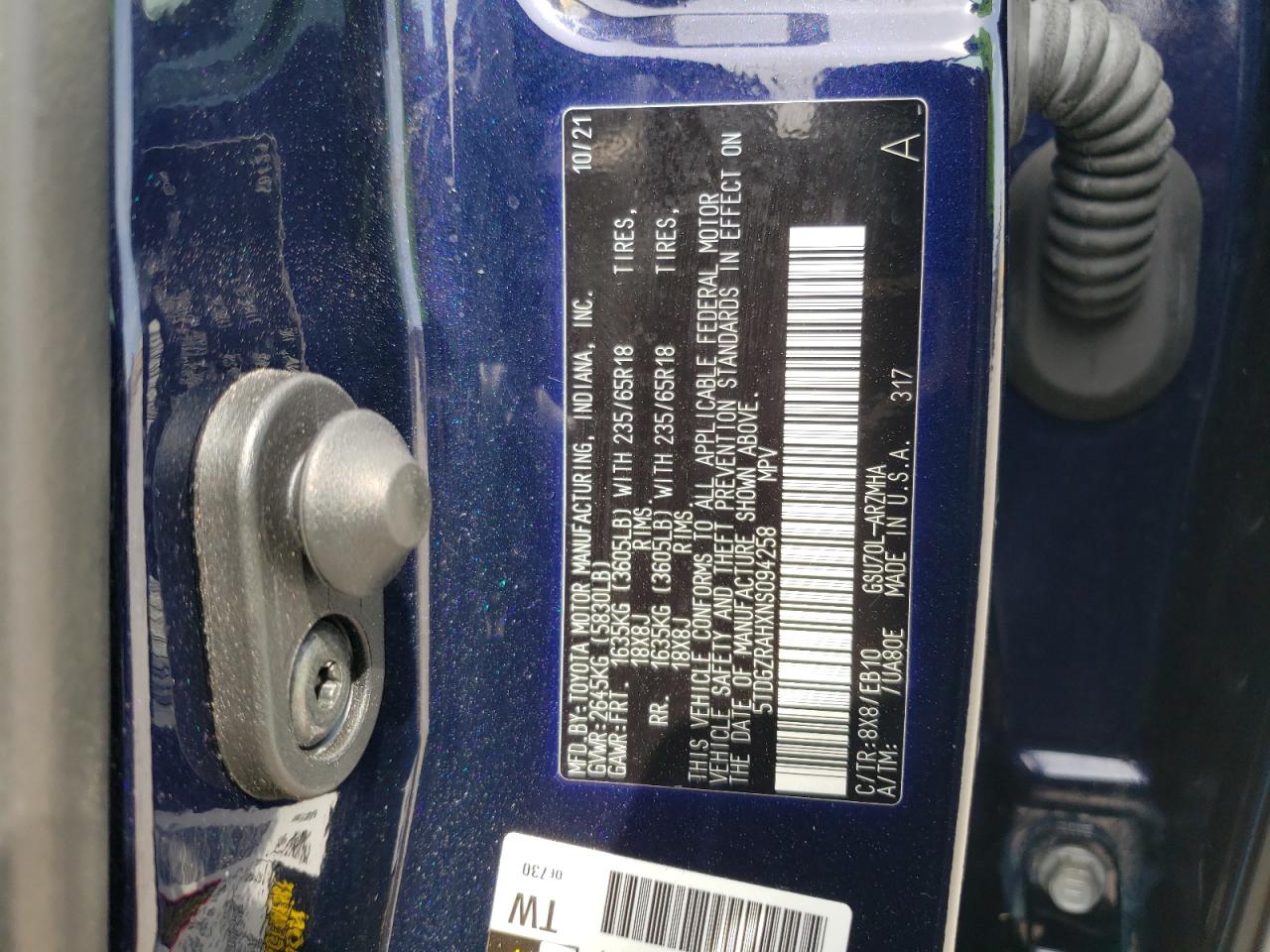 2022 TOYOTA HIGHLANDER XLE VIN:5TDGZRAHXNS094258