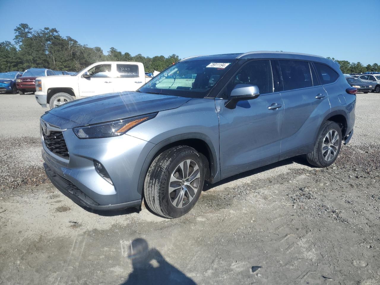 2022 TOYOTA HIGHLANDER XLE VIN:5TDGZRAH0NS105770