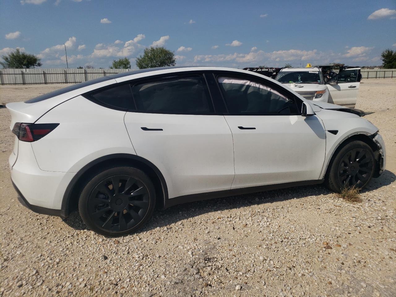 2023 TESLA MODEL Y  VIN:7SAYGDEE4PA047747