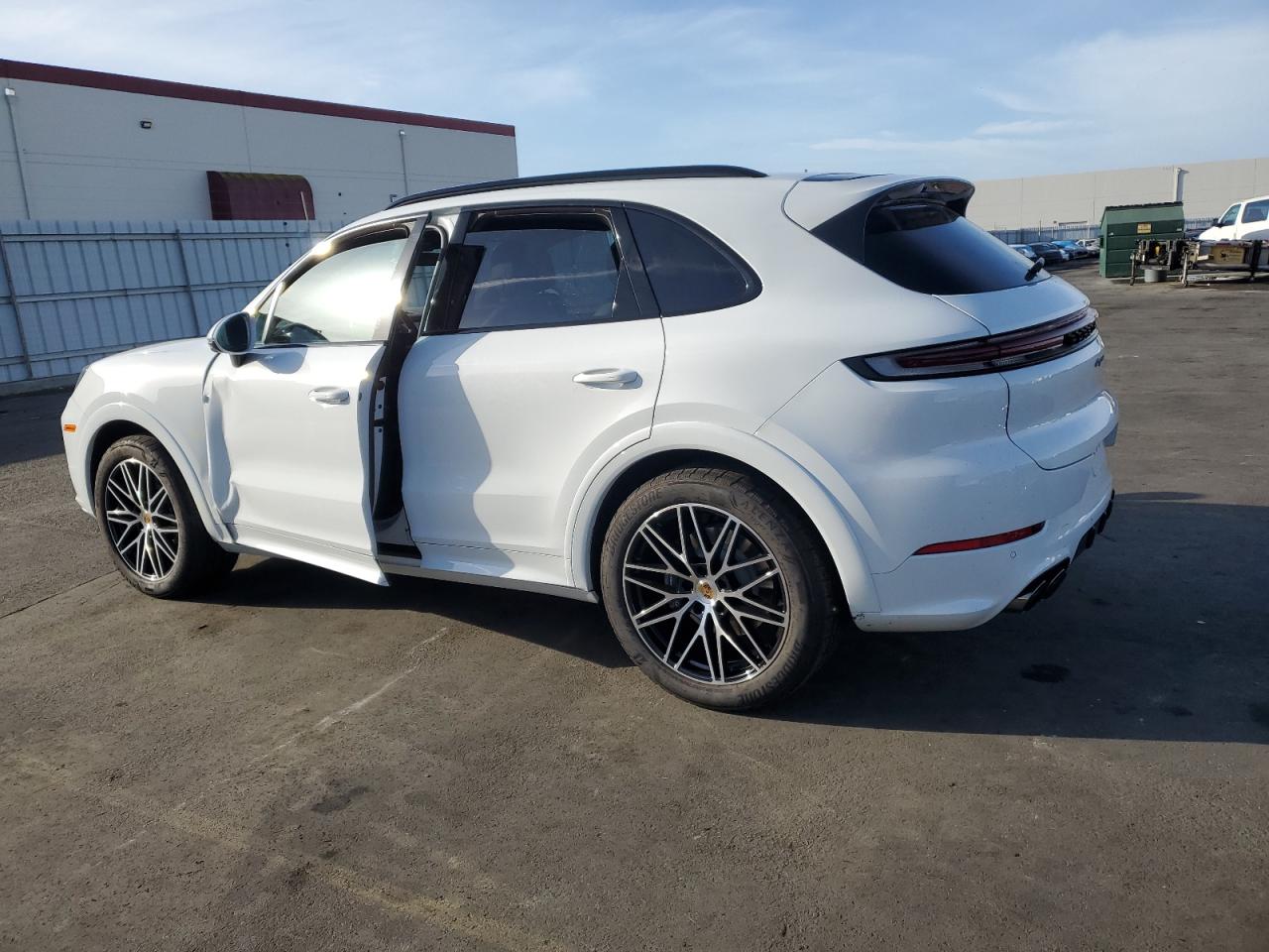 2024 PORSCHE CAYENNE  VIN:WP1AA2AY6RDA06519