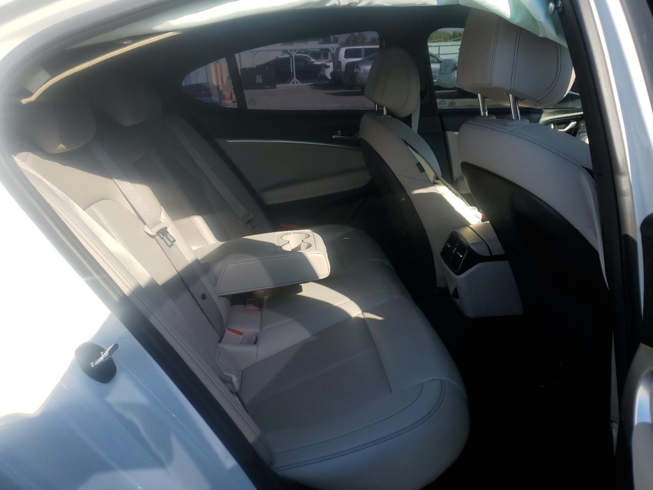 2022 GENESIS G70 BASE VIN:KMTG34TA9NU095077