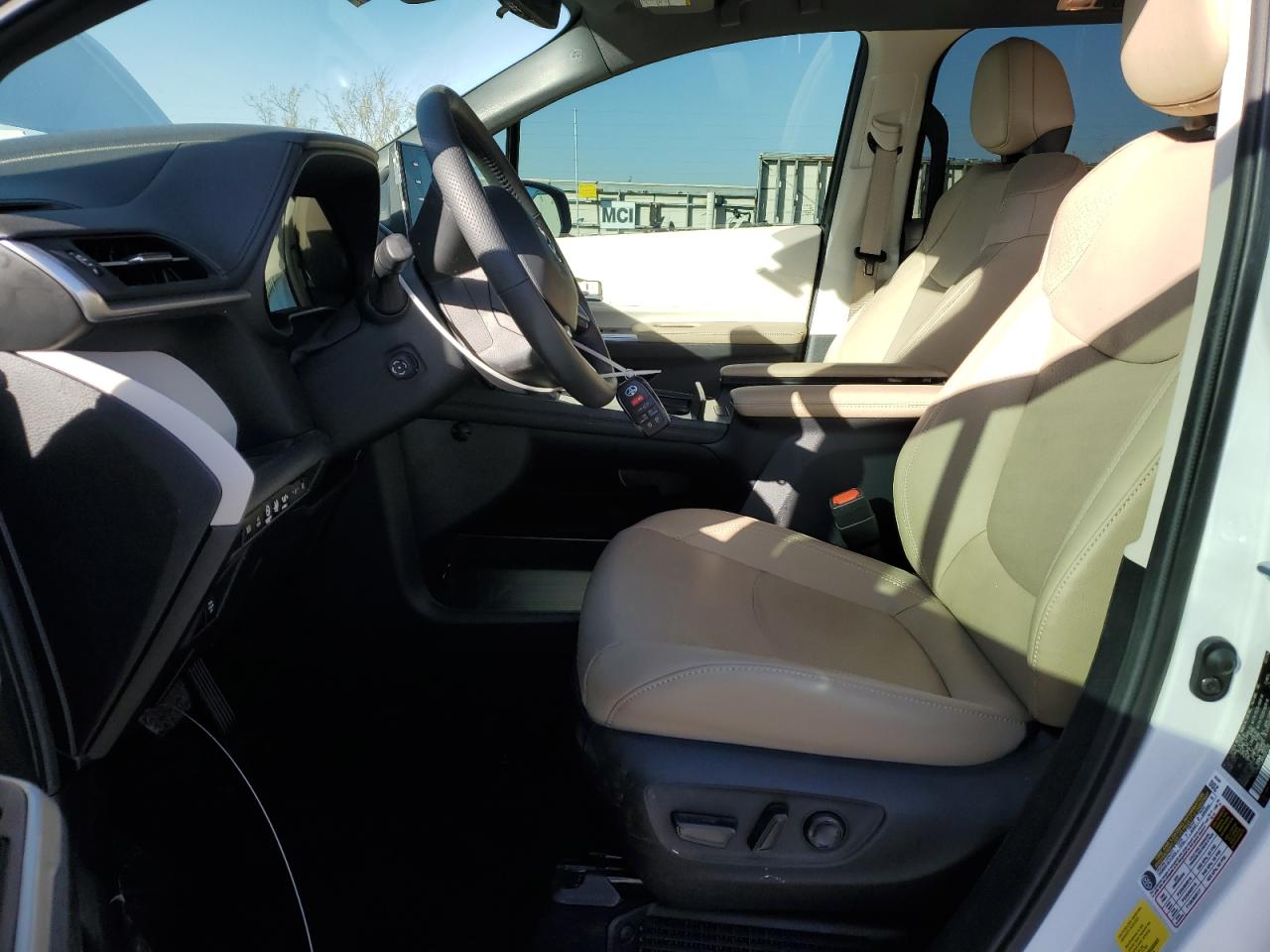 2024 TOYOTA SIENNA LIMITED VIN:5TDZRKEC3RS200330