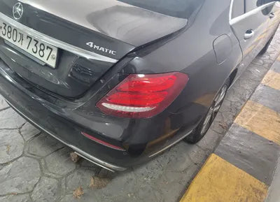 2019 Mercedes-Benz E 300 WDDZF4KB5KA683330 VIN:WDDZF4KB5KA683330