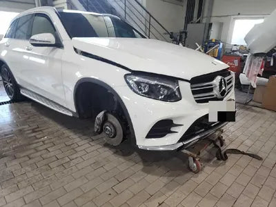 2019 Mercedes-Benz GLC 300 VIN: