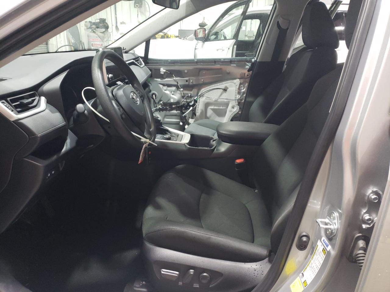 2024 TOYOTA RAV4 XLE VIN:2T3RWRFV2RW227535