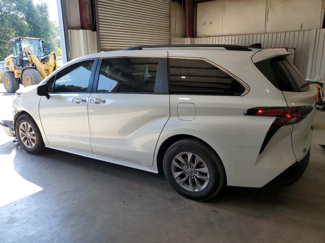 2022 TOYOTA SIENNA XLE VIN:5TDYRKEC3NS110049