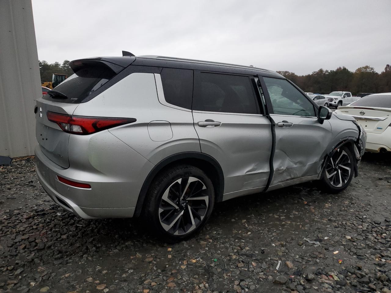 2024 MITSUBISHI OUTLANDER SEL VIN:JA4J4WA87RZ003299