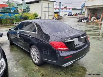 2016 Mercedes-Benz E 220 VIN: