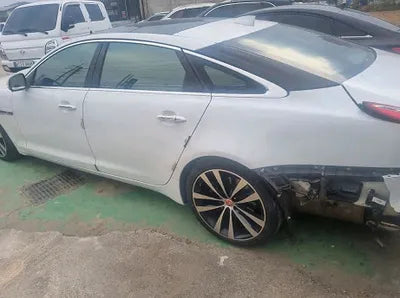2019 Jaguar XJ SAJAA22P2KNW19570 VIN:SAJAA22P2KNW19570
