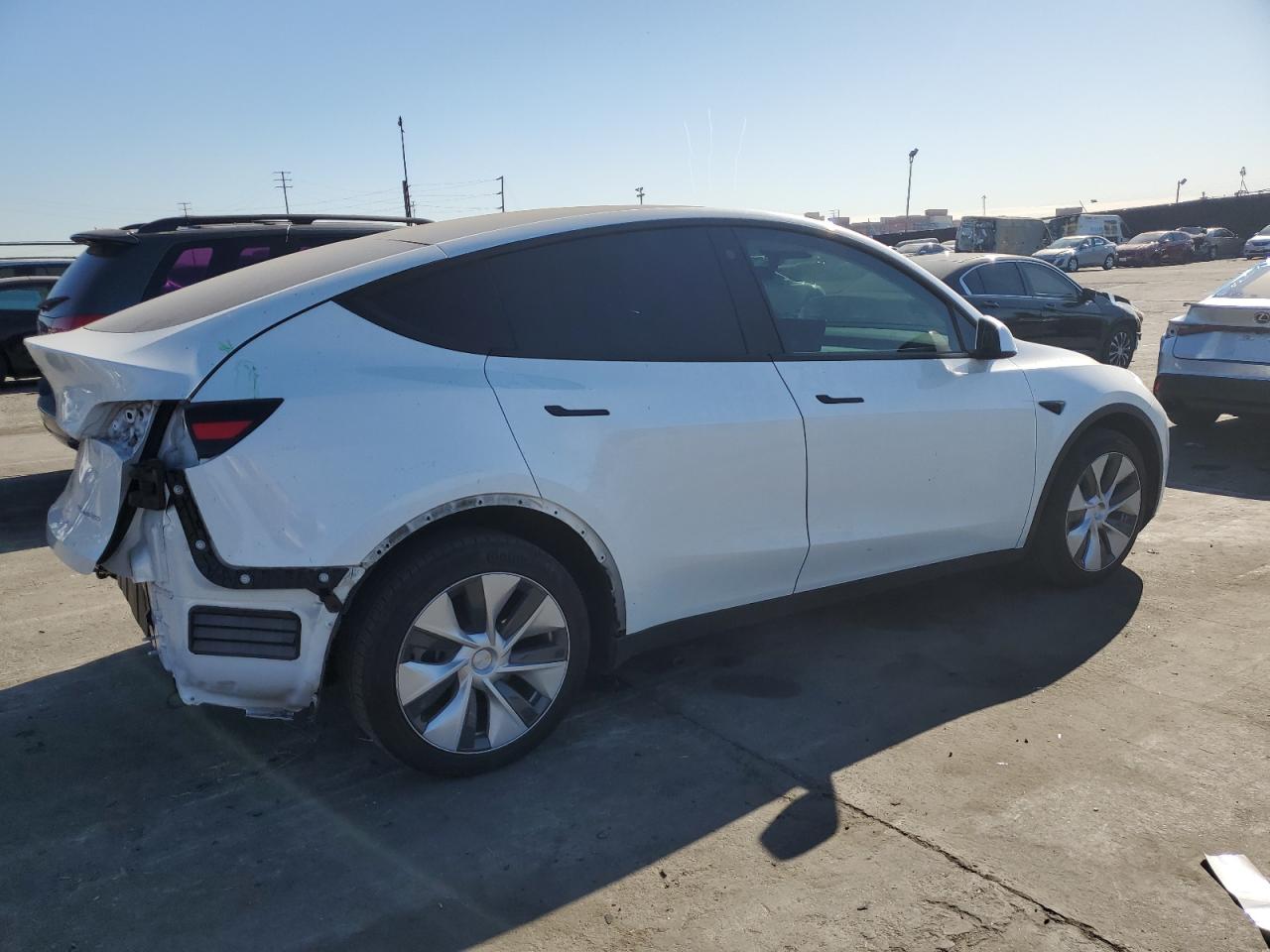 2023 TESLA MODEL Y  VIN:7SAYGDEE3PF605056