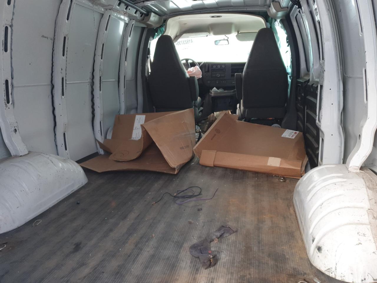 2023 CHEVROLET EXPRESS G2500  VIN:JN1BJ1CP6HW017109