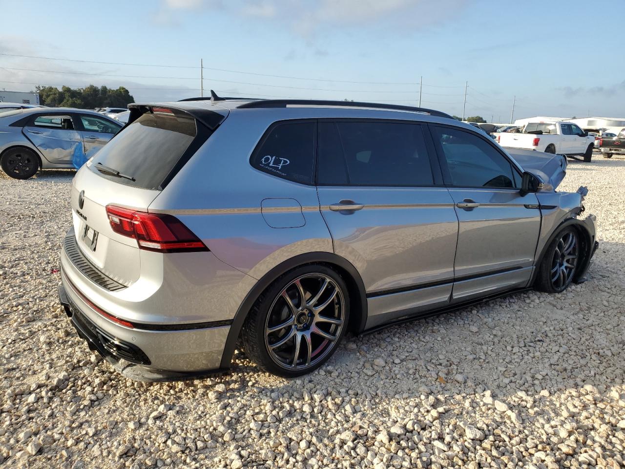 2022 VOLKSWAGEN TIGUAN SE R-LINE BLACK VIN:3VVCB7AX4NM032497