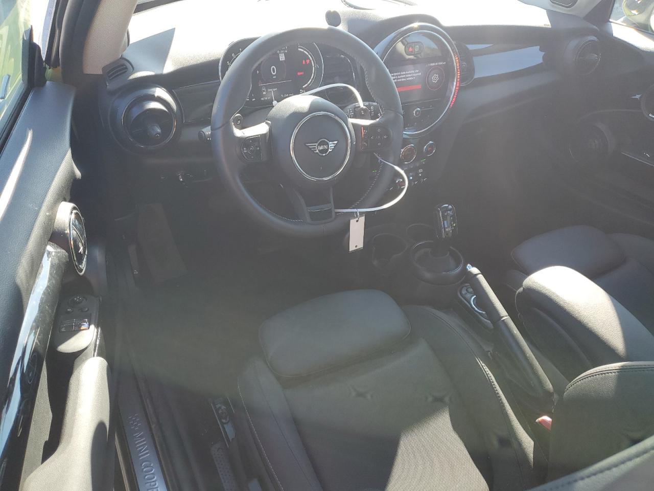 2024 MINI COOPER S VIN:WMW53DH07R2V50304