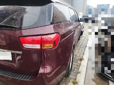 2017 Kia Carnival VIN: