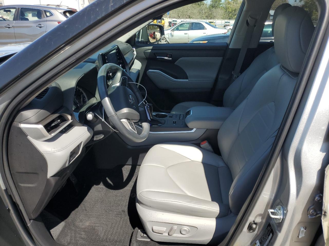 2022 TOYOTA HIGHLANDER XLE VIN:5TDGZRAH3NS131604