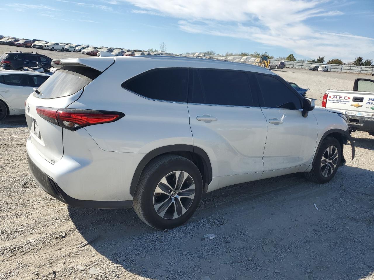 2022 TOYOTA HIGHLANDER XLE VIN:5TDGZRAH2NS542525