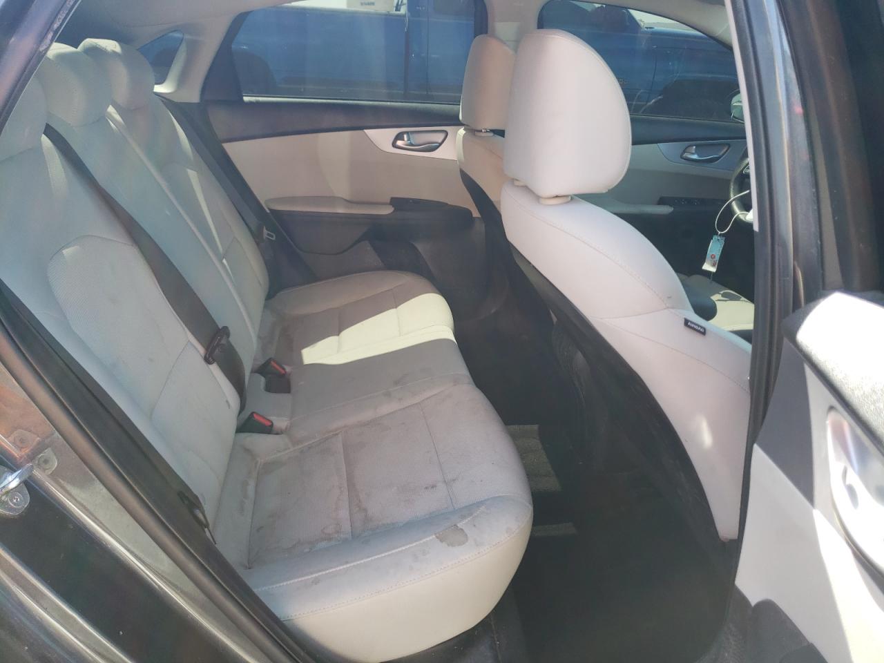 2022 KIA FORTE FE VIN:3KPF24AD6NE421085