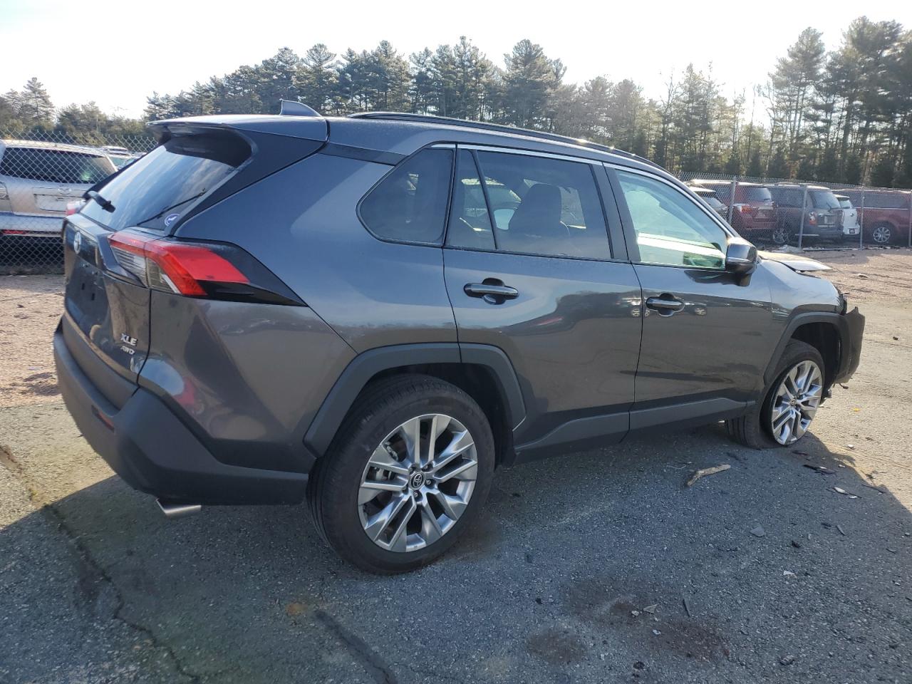 2024 TOYOTA RAV4 XLE PREMIUM VIN:2T3A1RFV8RC437554