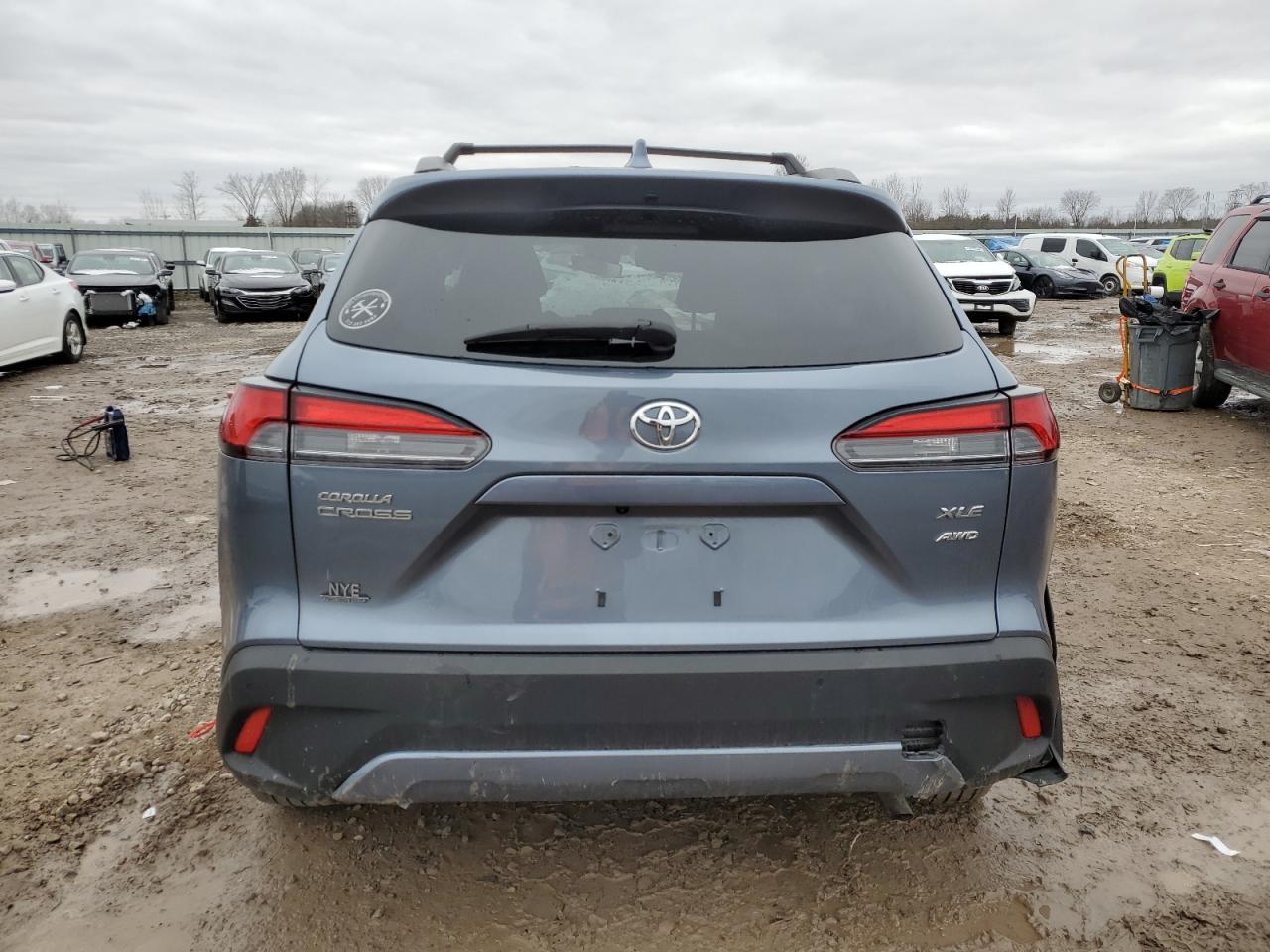 2022 TOYOTA COROLLA CROSS XLE VIN:7MUDAABG9NV015122