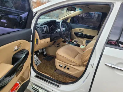 2017 Kia Carnival VIN: