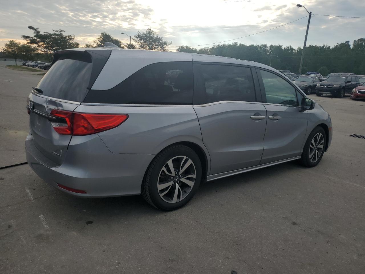 2022 HONDA ODYSSEY TOURING VIN:5FNRL6H85NB026470