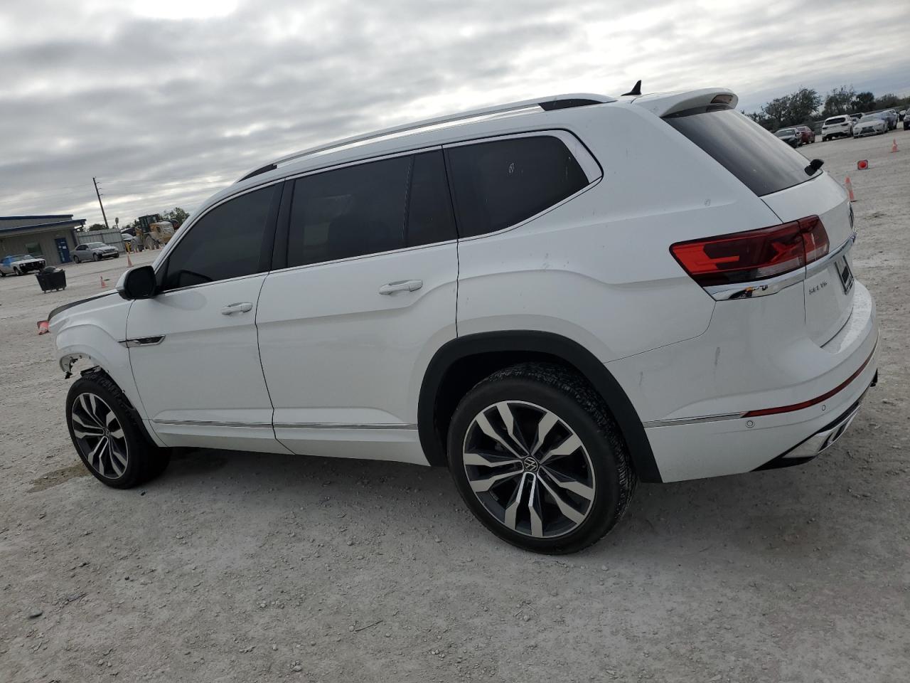 2023 VOLKSWAGEN ATLAS SEL PREMIUM R-LINE VIN:JF2SJADC8FH445470