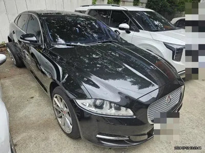 2015 Jaguar XJ VIN: