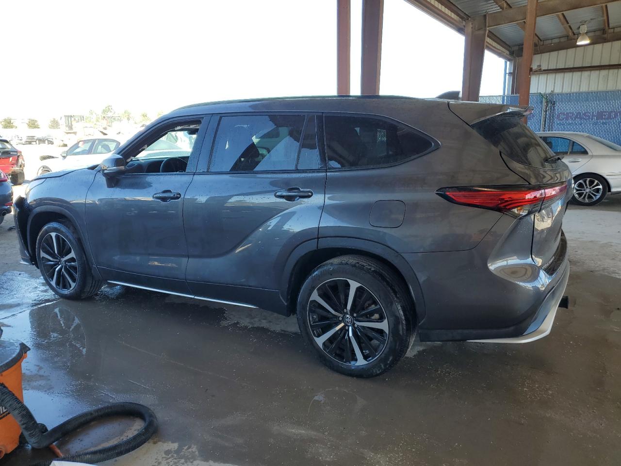 2022 TOYOTA HIGHLANDER XSE VIN:5TDLZRBH1NS250023