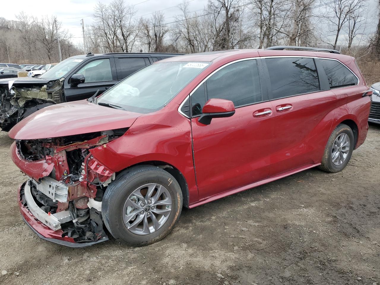 2022 TOYOTA SIENNA XLE VIN:5TDYRKEC8NS130037