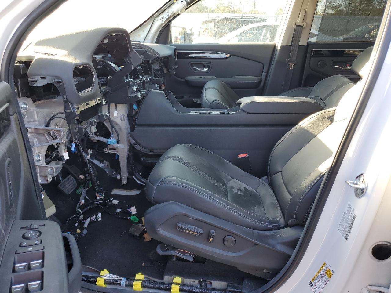 2024 HONDA PILOT TOURING VIN:5FNYG2H76RB012681