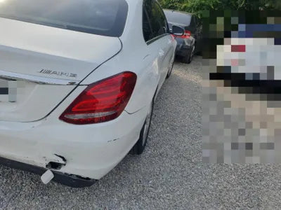 2015 Mercedes-Benz C 200 VIN: