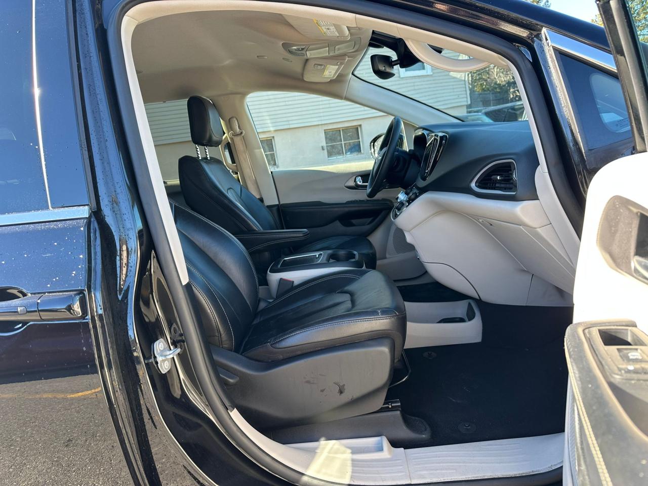2022 CHRYSLER PACIFICA TOURING L VIN:2C4RC1BG3NR233365