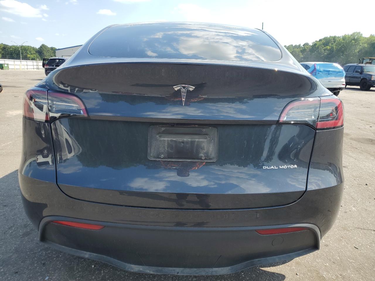 2024 TESLA MODEL Y  VIN:7SAYGDEE6RA224639