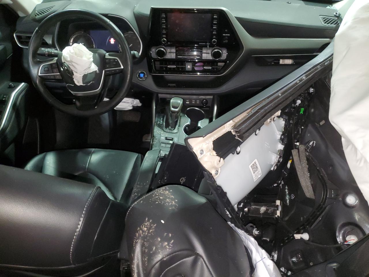 2022 TOYOTA HIGHLANDER XLE VIN:5TDGZRBHXNS222559
