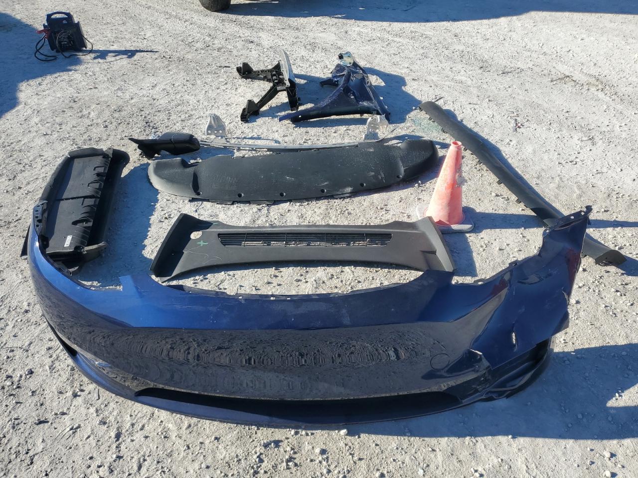 2023 TESLA MODEL Y  VIN:7SAYGDEE2PF888520