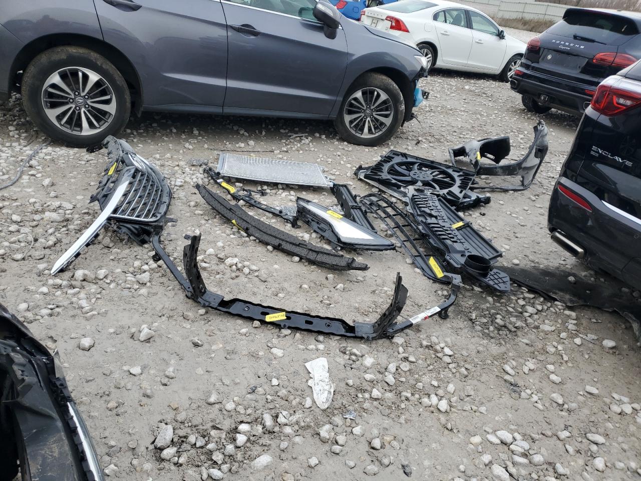 2024 BUICK ENCLAVE ESSENCE VIN:5GAEVAKW2RJ137853