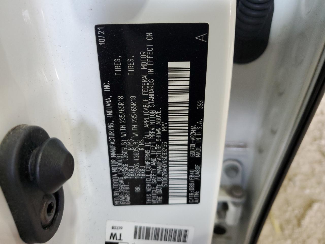 2022 TOYOTA HIGHLANDER XLE VIN:5TDGZRAHXNS093756