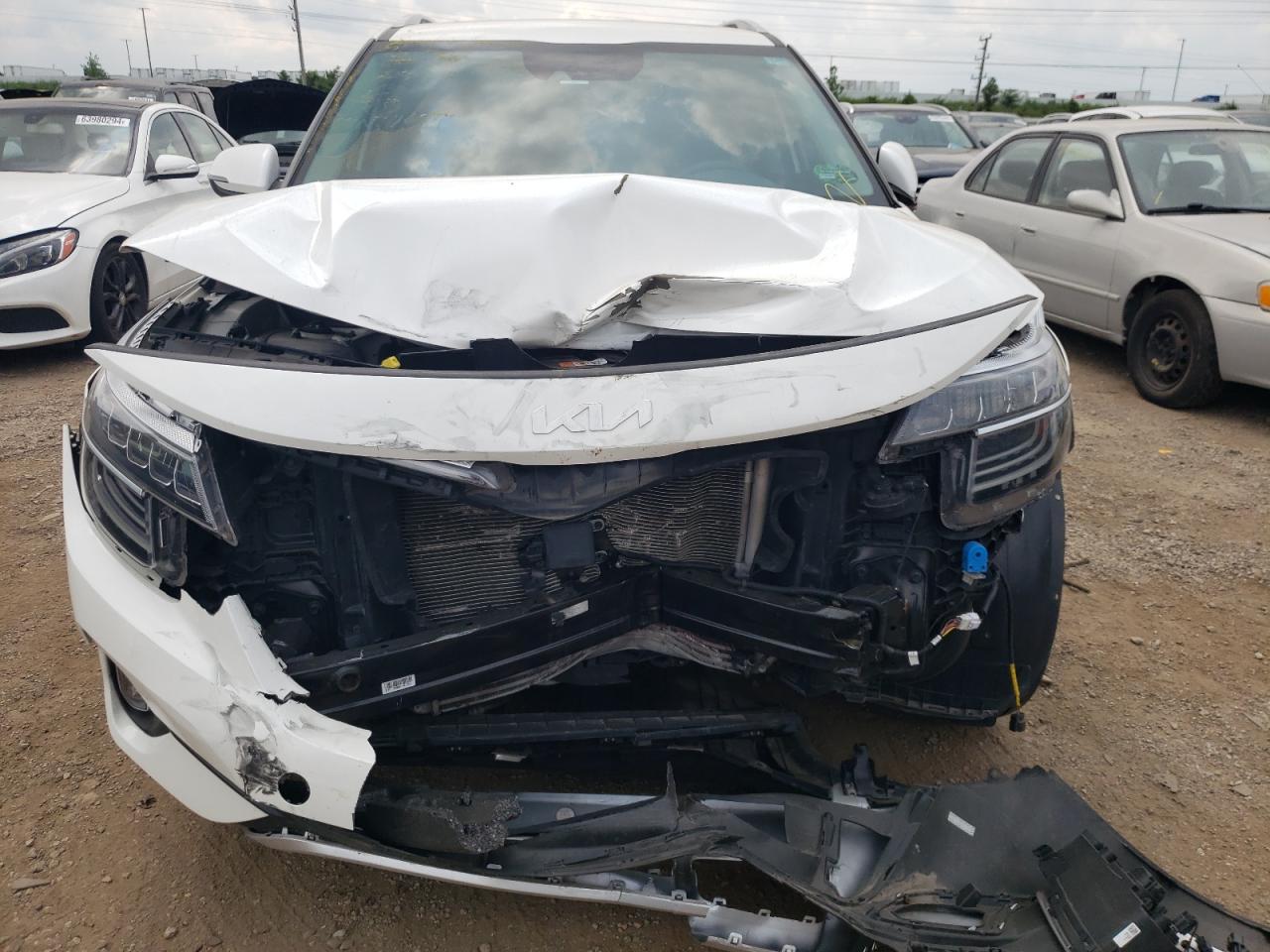 2023 KIA SELTOS SX VIN:KNDETCA20P7367674