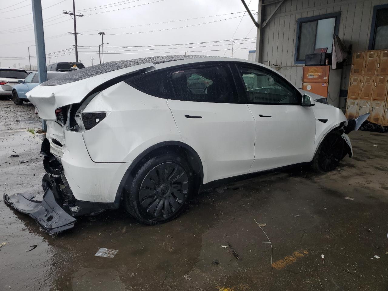 2023 TESLA MODEL Y  VIN:7SAYGDEE1PA131217