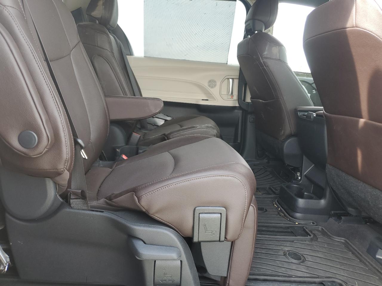 2024 TOYOTA SIENNA LIMITED VIN:5TDERKEC7RS222510