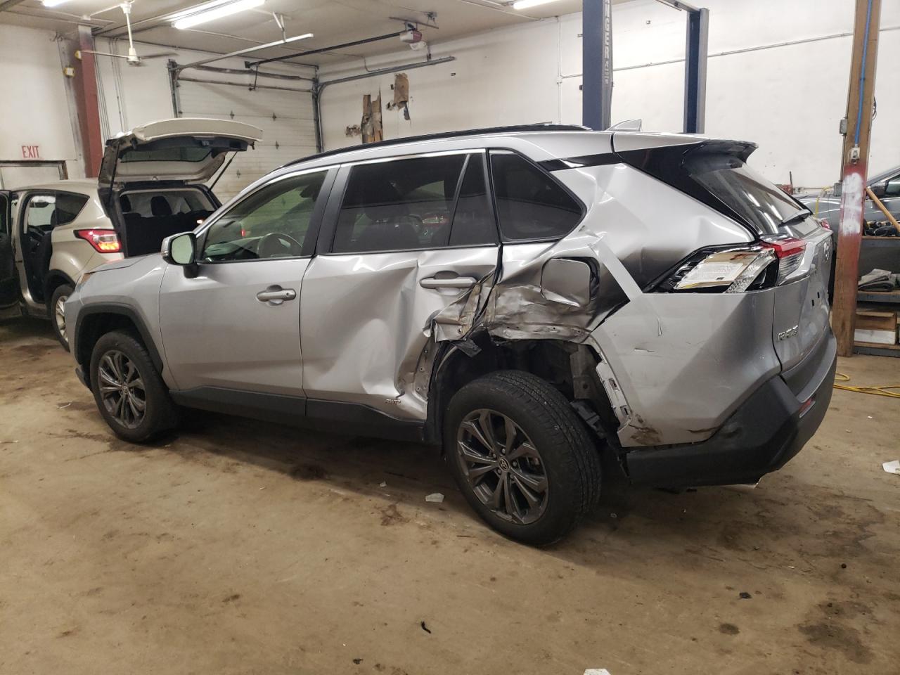 2022 TOYOTA RAV4 XLE PREMIUM VIN:JTMB6RFV7ND054247