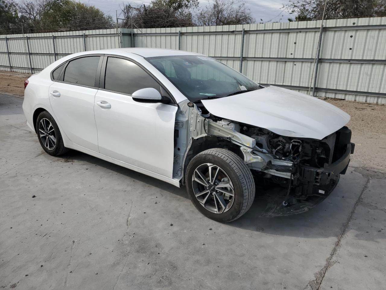 2023 KIA FORTE LX VIN:3KPF24AD7PE686732