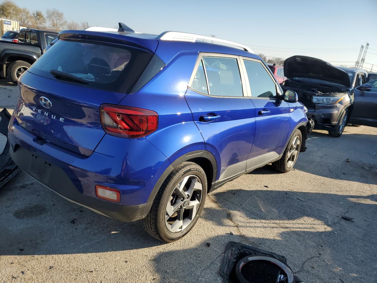 2022 HYUNDAI VENUE SEL VIN:KMHRC8A38NU137141