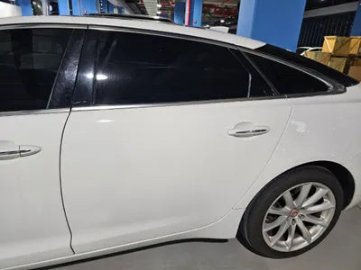 2016 Jaguar XJ VIN: