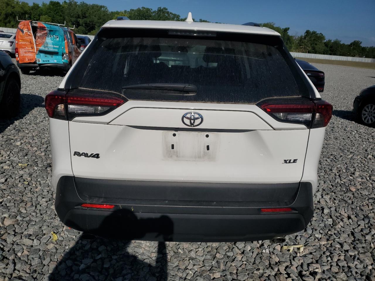 2022 TOYOTA RAV4 XLE VIN:2T3W1RFV9NW215670