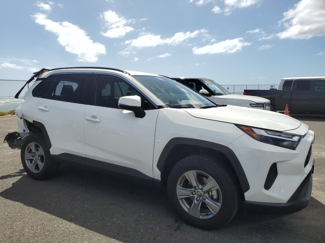 2024 TOYOTA RAV4 XLE VIN:JTMW1RFV3RD116930